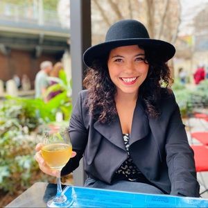 Meet your Posher, Julia